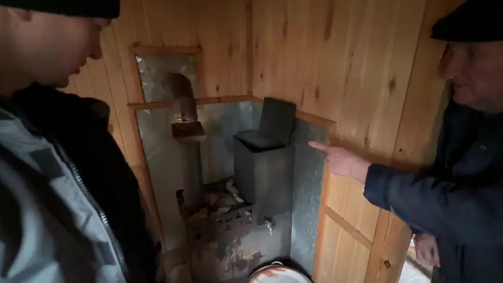 Печь в парном отделении через 6 лет: камни в каменке, кожух и труба