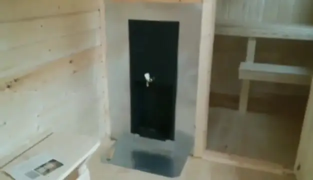 Помывочное отделение мобильной бани 2,3×6 с водогрейным котлом и проходом в парную