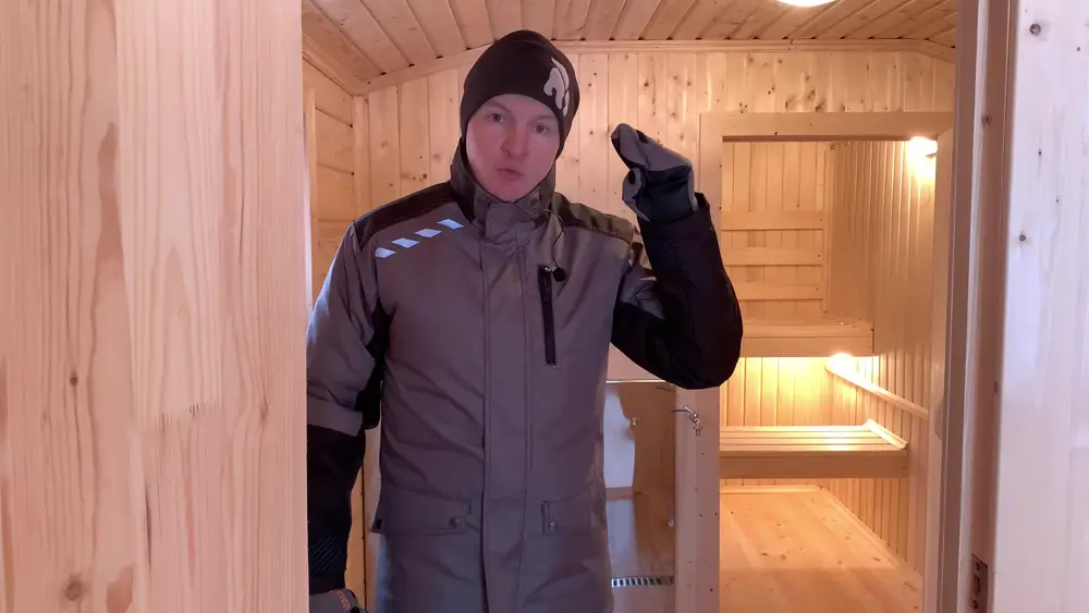 Диагональная планировка бани: вход в моечное и парное отделения